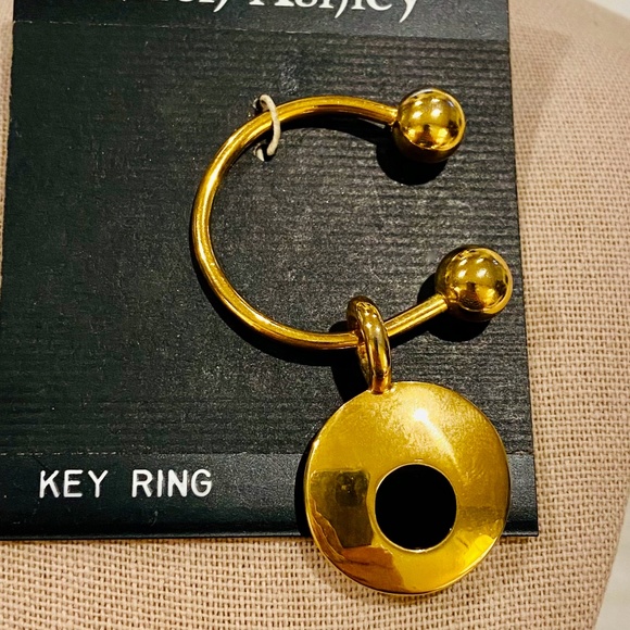 O2-BUNDLE ONLY! Vintage Ellen Ashley Gold & Black Key Ring - Picture 2 of 6